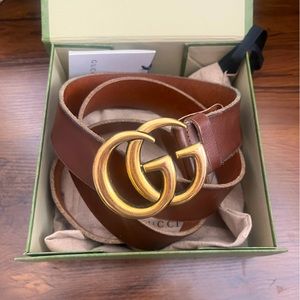 Gucci brown leather belt with double G buckle